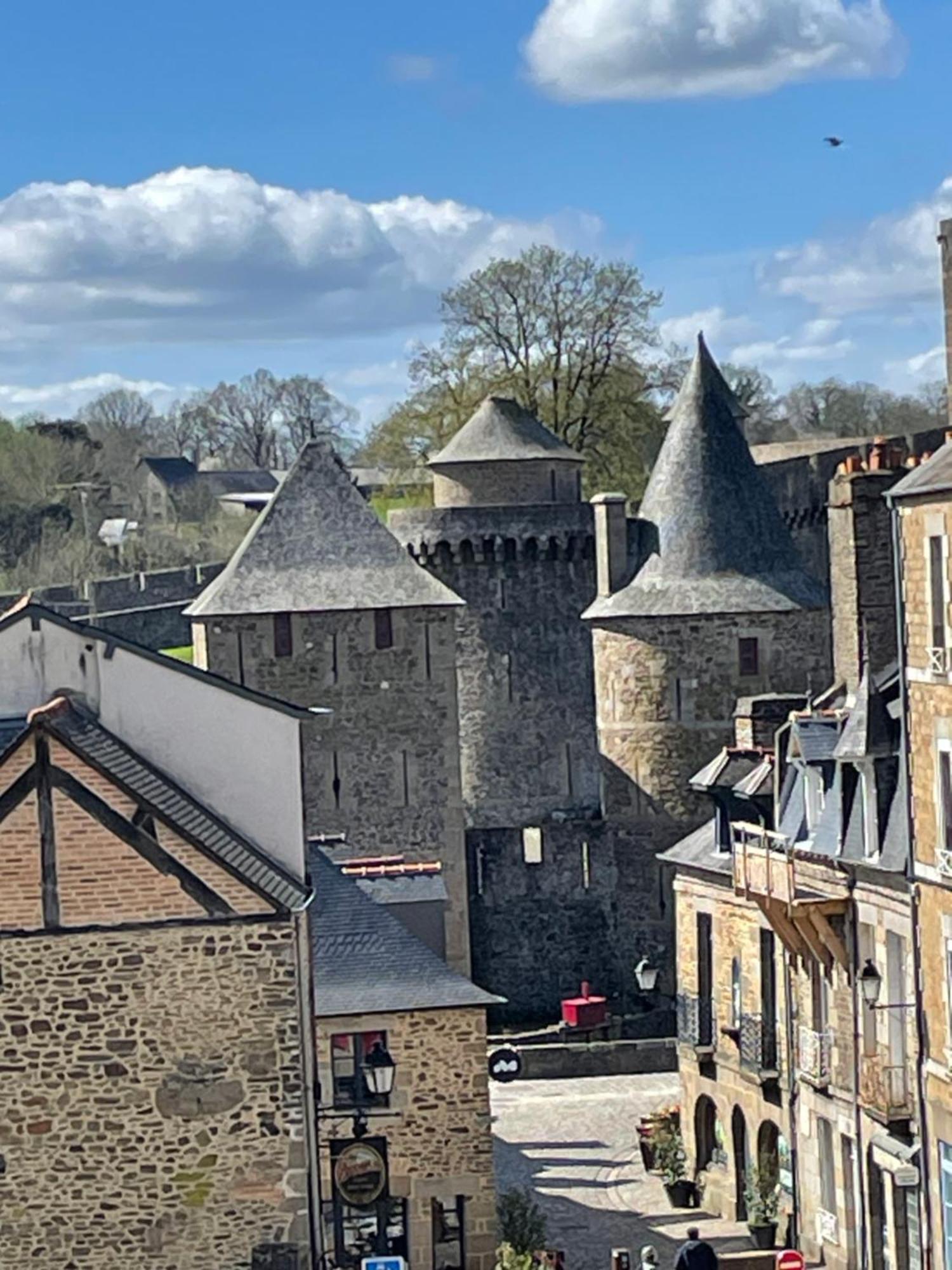 Le Relais Medieval Фужер Экстерьер фото